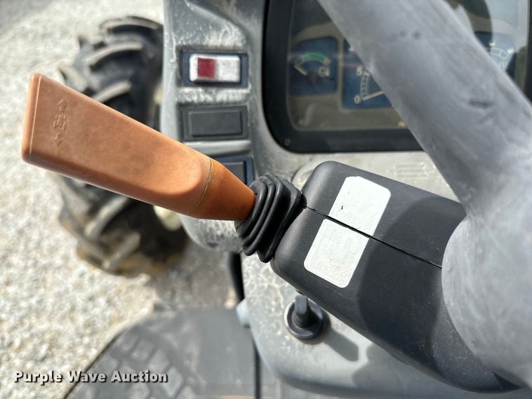 image for item EJ0403 2006 New Holland TN75A MFWD tractor