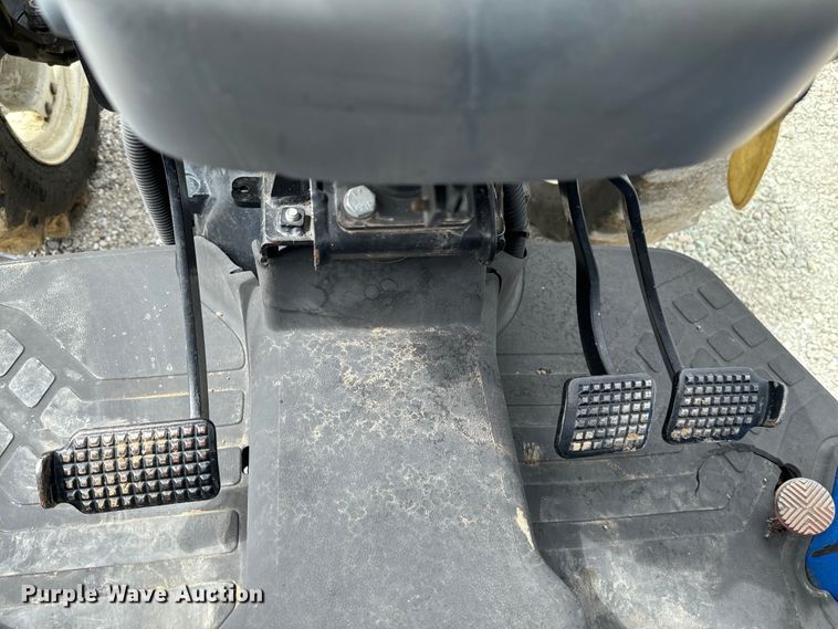 image for item EJ0403 2006 New Holland TN75A MFWD tractor