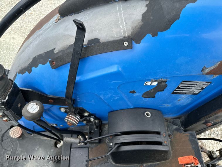 image for item EJ0403 2006 New Holland TN75A MFWD tractor