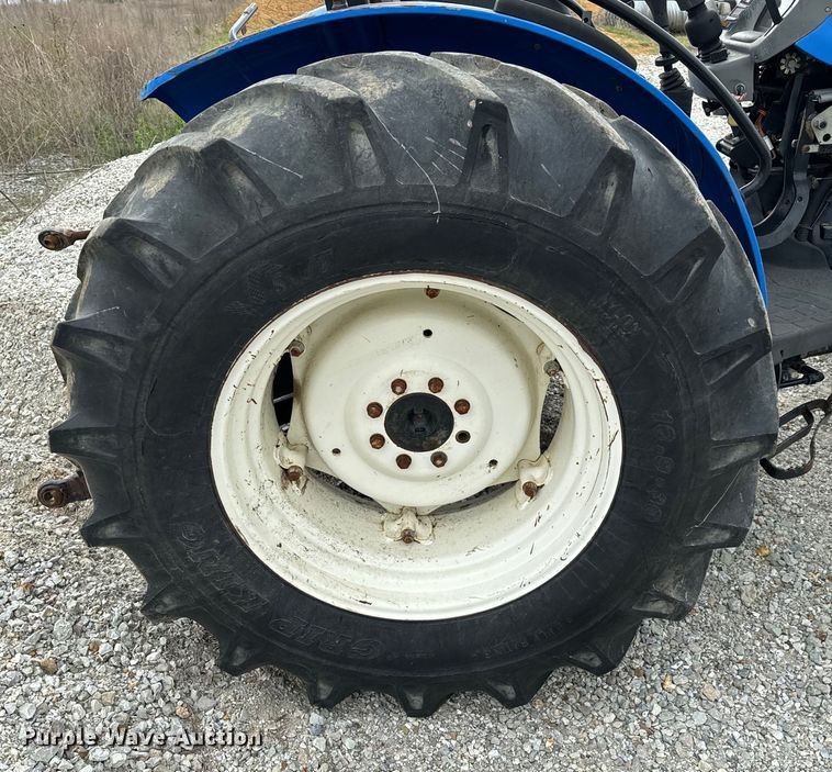 image for item EJ0403 2006 New Holland TN75A MFWD tractor