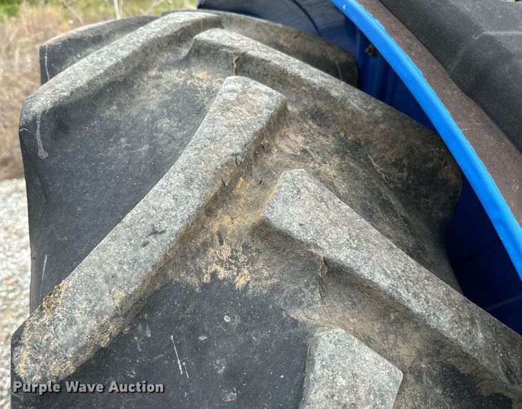 image for item EJ0403 2006 New Holland TN75A MFWD tractor