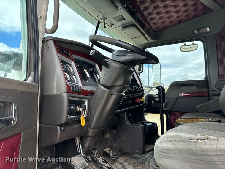 image for item EJ0406 2007 Kenworth  T600 dump truck