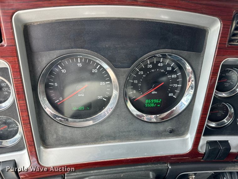 image for item EJ0406 2007 Kenworth  T600 dump truck