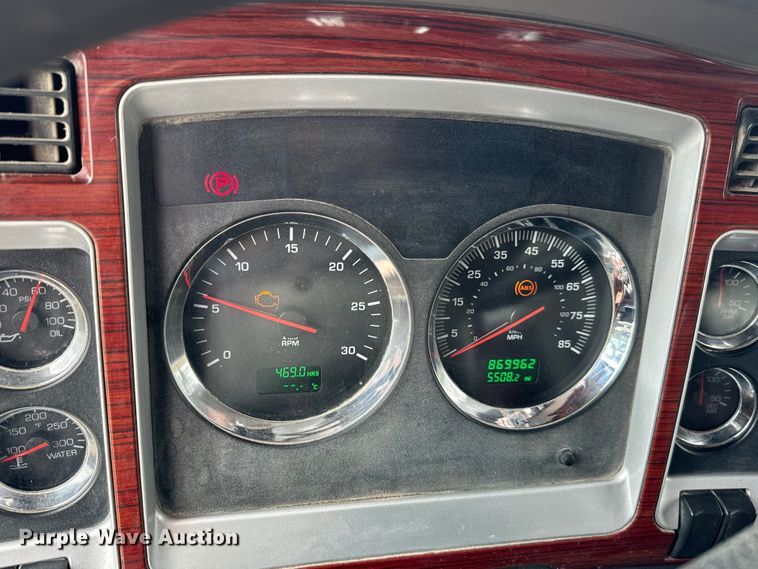 image for item EJ0406 2007 Kenworth  T600 dump truck