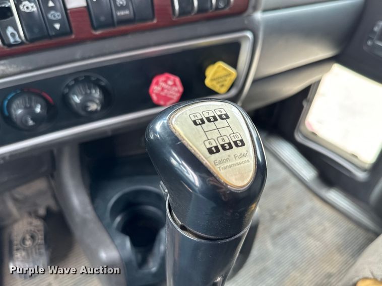 image for item EJ0406 2007 Kenworth  T600 dump truck