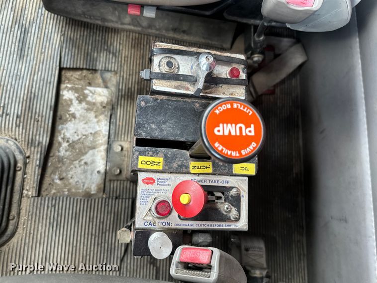 image for item EJ0406 2007 Kenworth  T600 dump truck