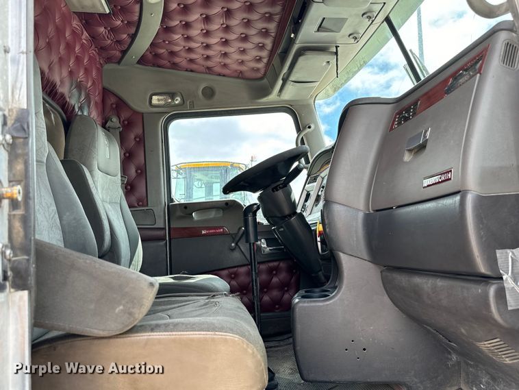 image for item EJ0406 2007 Kenworth  T600 dump truck