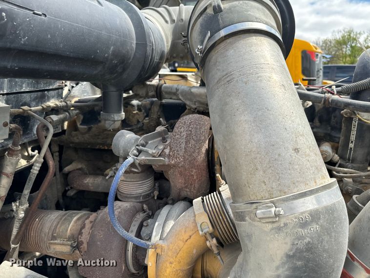 image for item EJ0406 2007 Kenworth  T600 dump truck