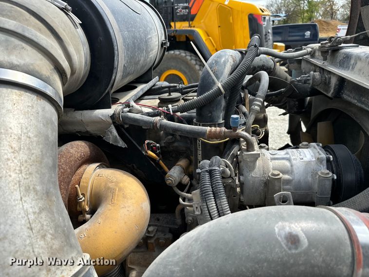 image for item EJ0406 2007 Kenworth  T600 dump truck