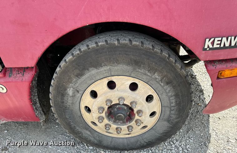 image for item EJ0406 2007 Kenworth  T600 dump truck