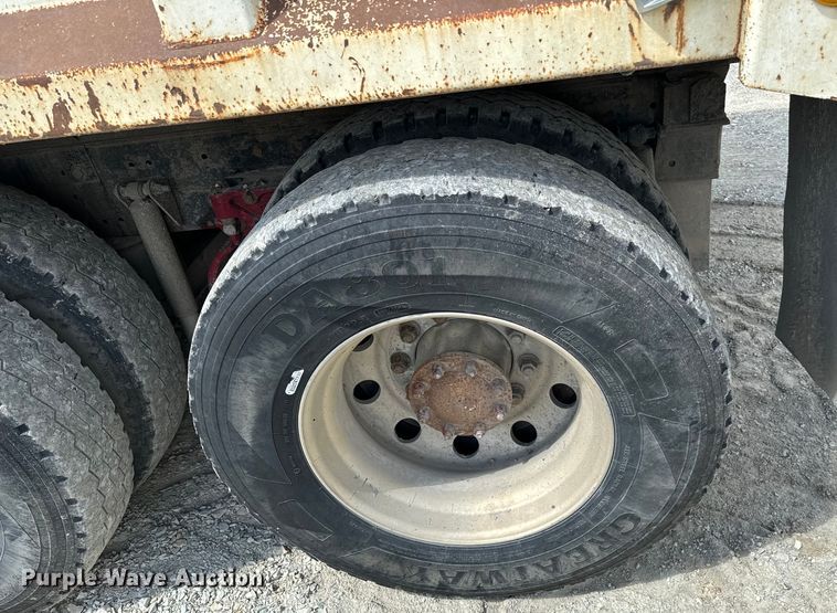 image for item EJ0406 2007 Kenworth  T600 dump truck