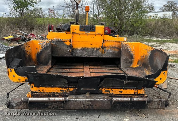 image for item EJ0411 Leeboy 8515 paver