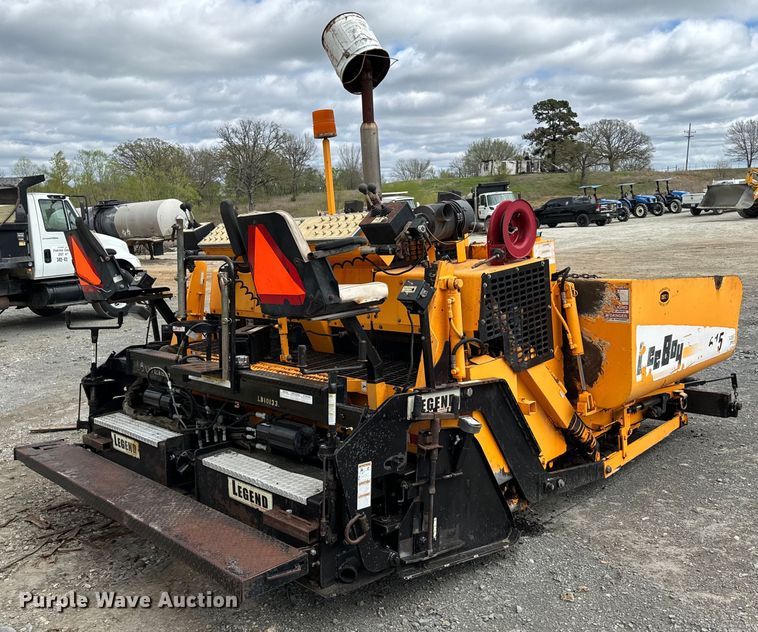 image for item EJ0411 Leeboy 8515 paver