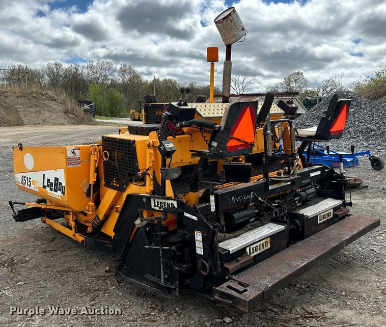 image for item EJ0411 Leeboy 8515 paver