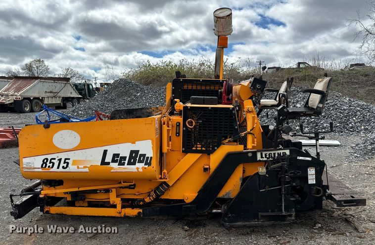 image for item EJ0411 Leeboy 8515 paver