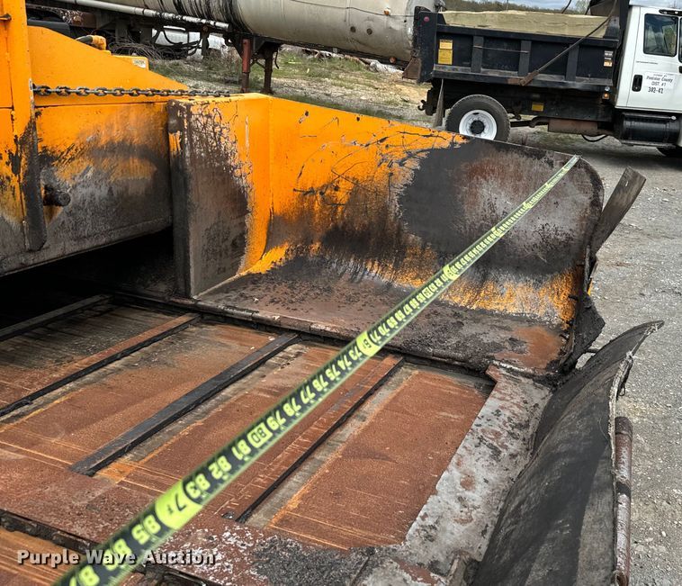 image for item EJ0411 Leeboy 8515 paver