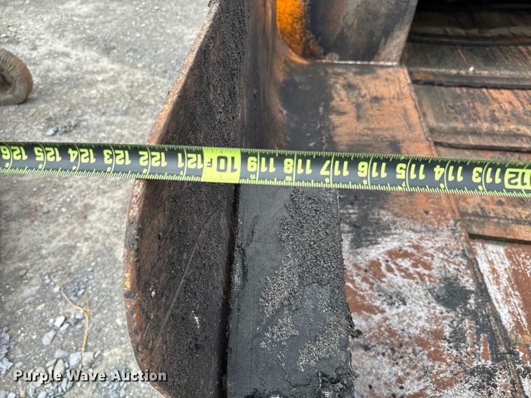 image for item EJ0411 Leeboy 8515 paver