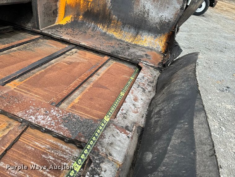 image for item EJ0411 Leeboy 8515 paver