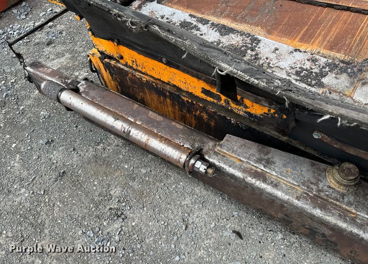 image for item EJ0411 Leeboy 8515 paver