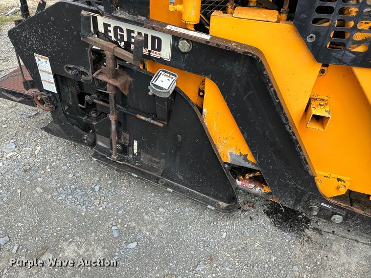 image for item EJ0411 Leeboy 8515 paver