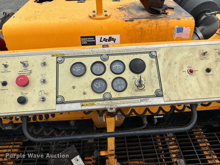 image for item EJ0411 Leeboy 8515 paver