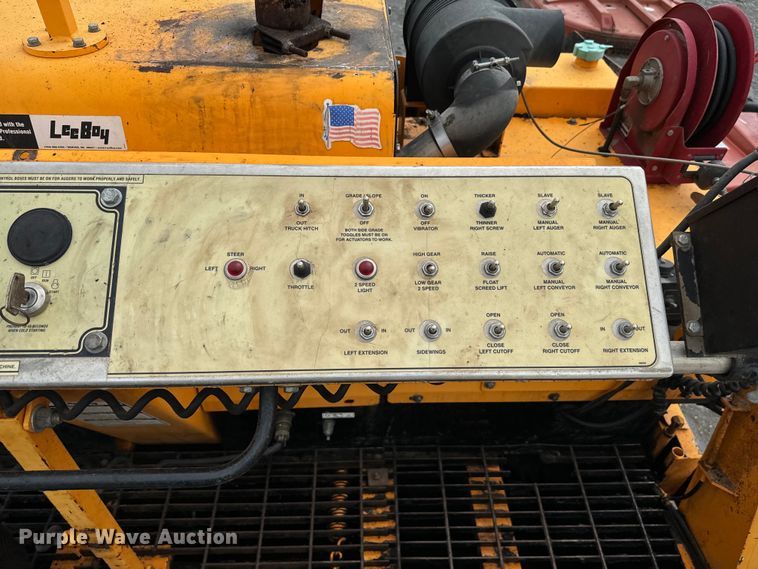 image for item EJ0411 Leeboy 8515 paver