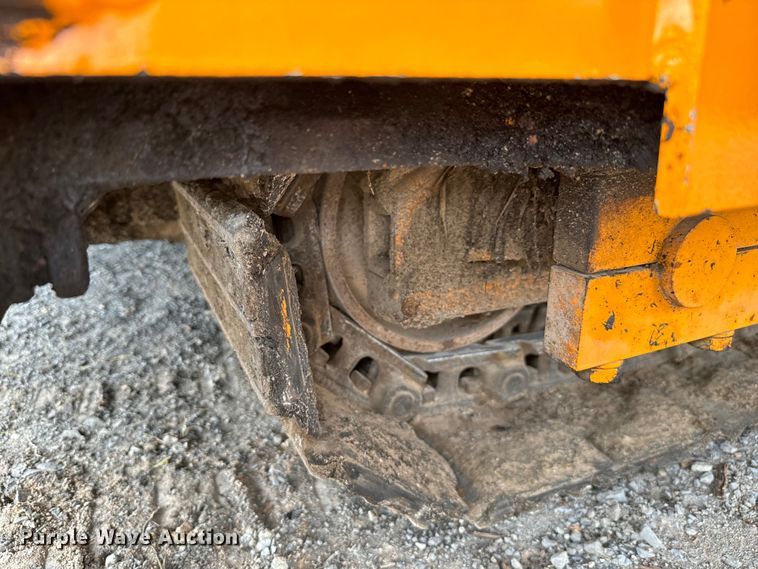 image for item EJ0411 Leeboy 8515 paver