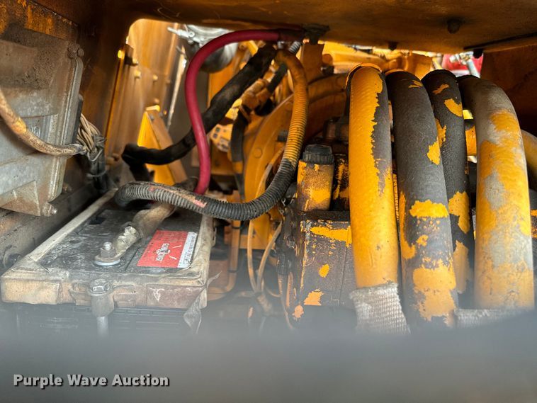 image for item EJ0411 Leeboy 8515 paver