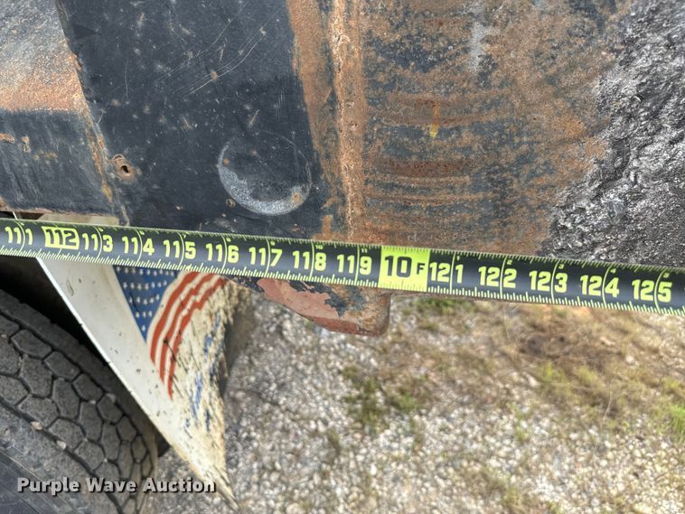 image for item EJ0412 2003 International  4300 dump truck