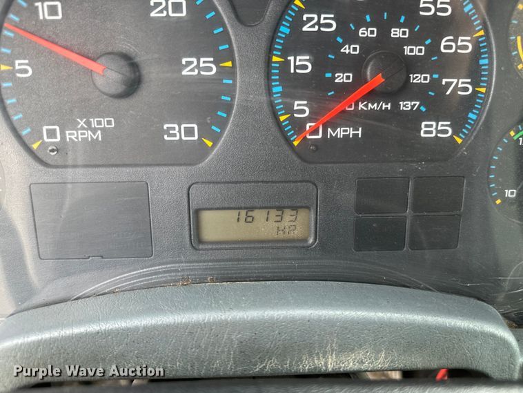 image for item EJ0412 2003 International  4300 dump truck