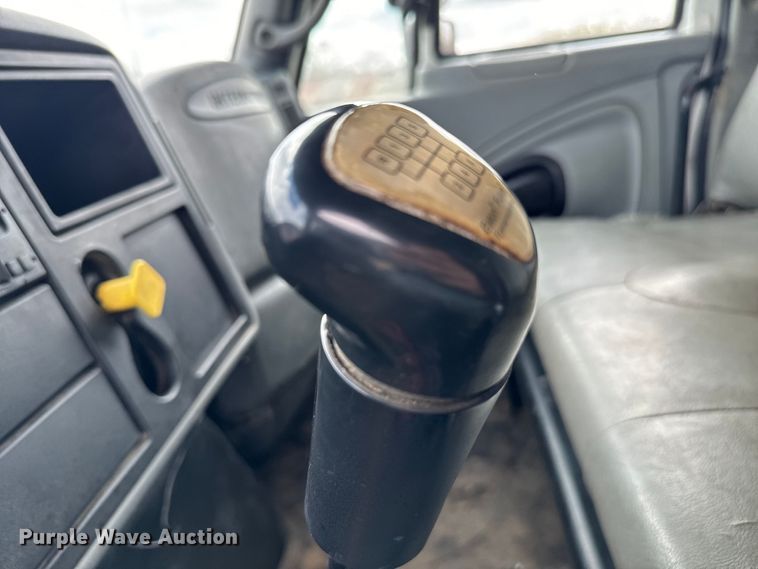 image for item EJ0412 2003 International  4300 dump truck