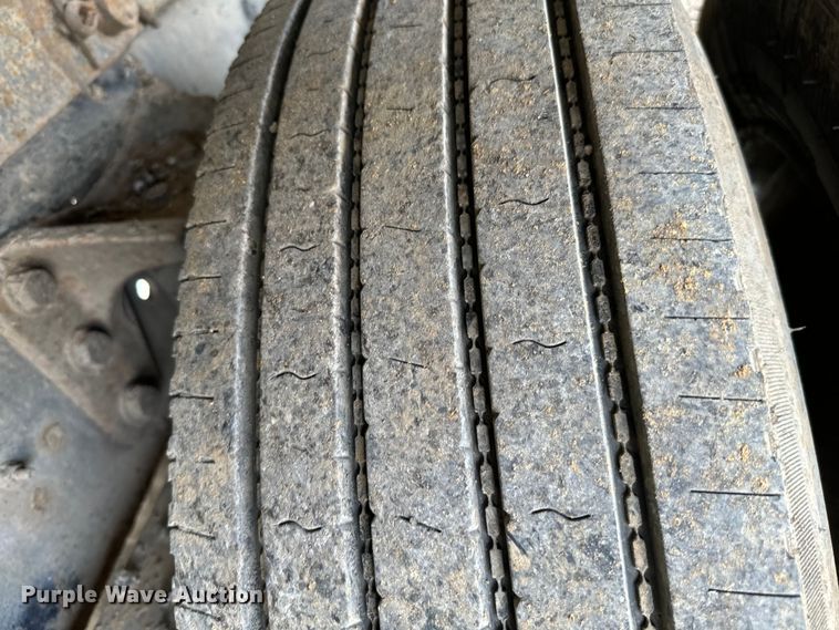 image for item EJ0412 2003 International  4300 dump truck