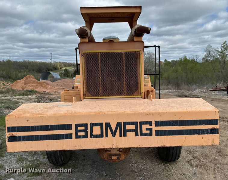 image for item EJ0413 Bomag MPH100R soil stabilizer / recycler