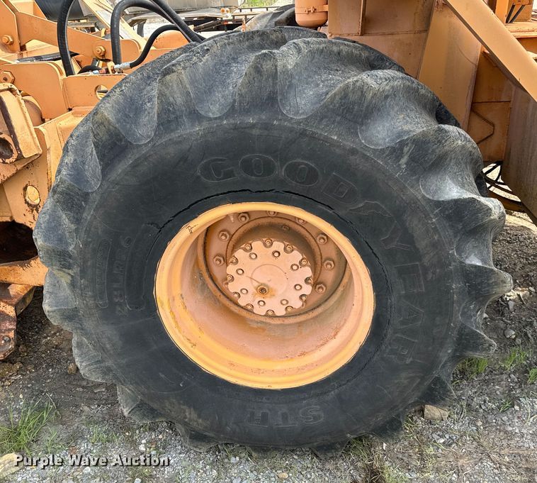 image for item EJ0413 Bomag MPH100R soil stabilizer / recycler