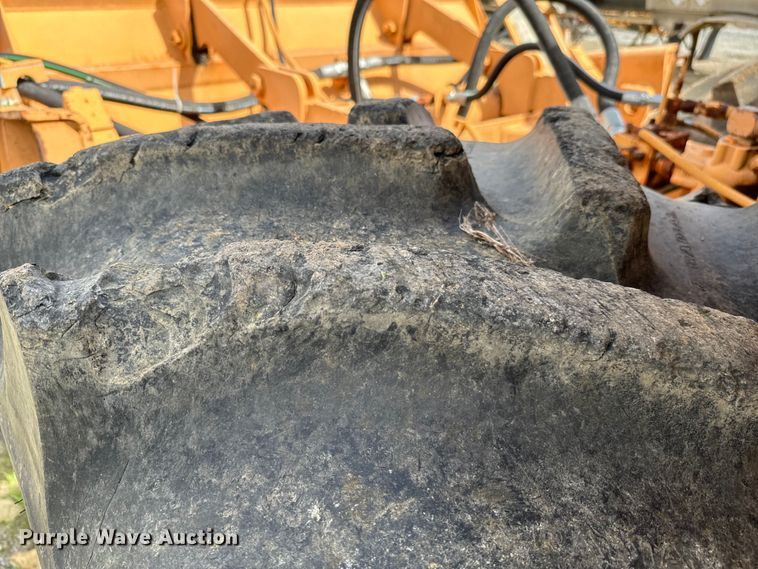 image for item EJ0413 Bomag MPH100R soil stabilizer / recycler