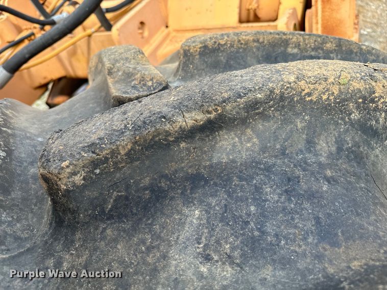 image for item EJ0413 Bomag MPH100R soil stabilizer / recycler