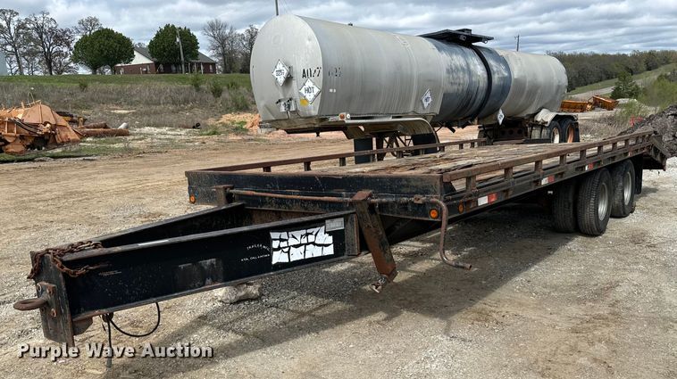 image for item EJ0422 2004 May Trailer  equipment trailer