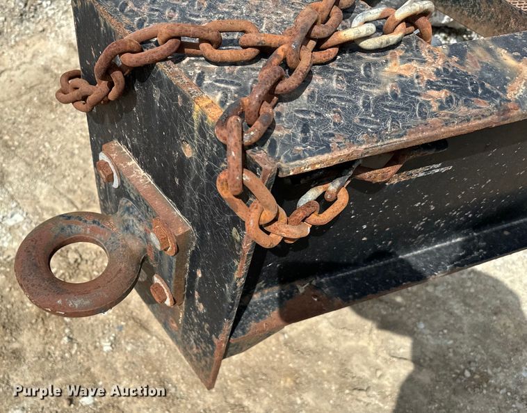 image for item EJ0422 2004 May Trailer  equipment trailer