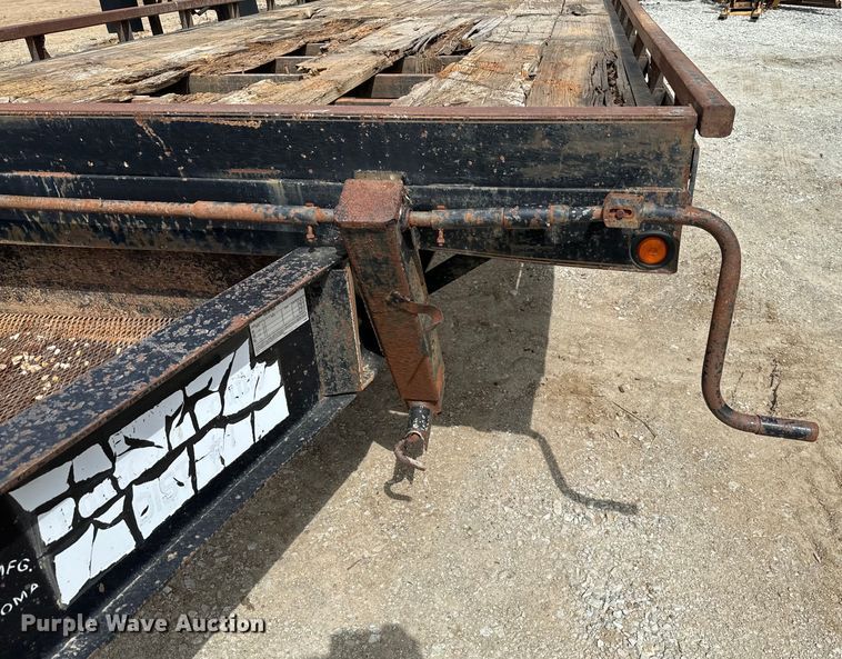 image for item EJ0422 2004 May Trailer  equipment trailer