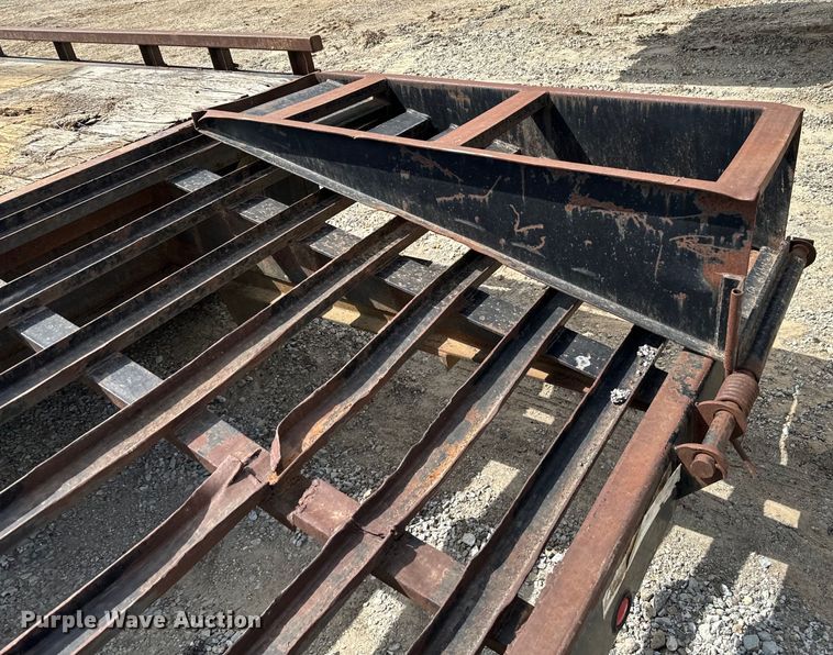 image for item EJ0422 2004 May Trailer  equipment trailer