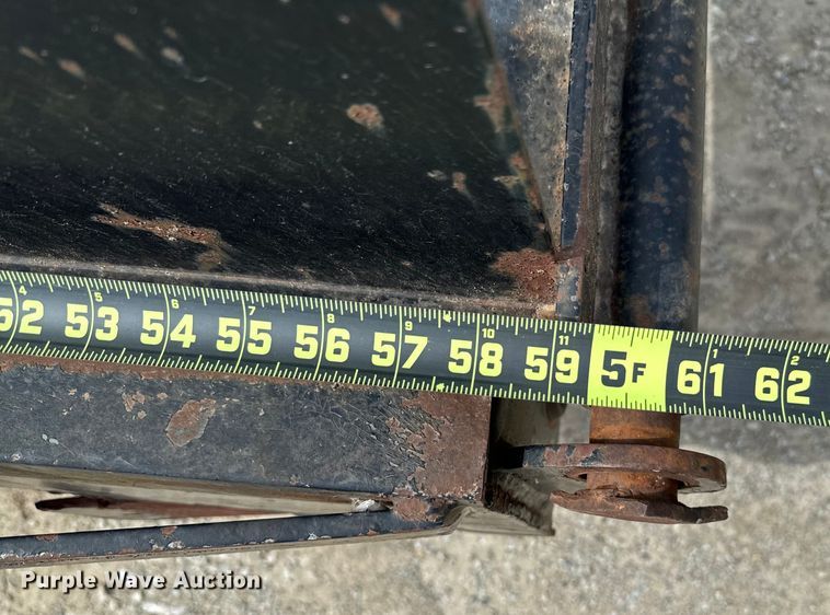 image for item EJ0422 2004 May Trailer  equipment trailer