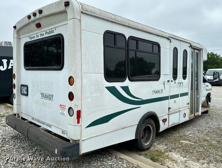 image for item EJ0563 2009 Ford E450 shuttle bus