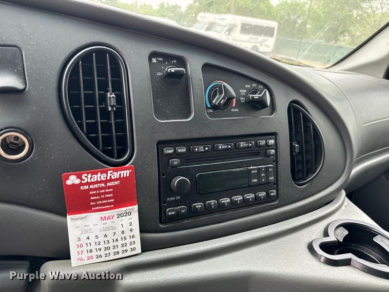 image for item EJ0563 2009 Ford E450 shuttle bus