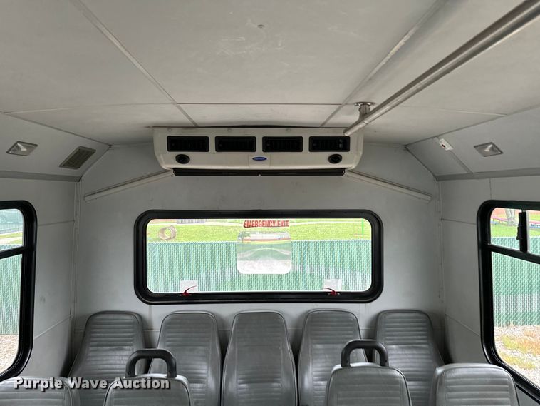 image for item EJ0563 2009 Ford E450 shuttle bus