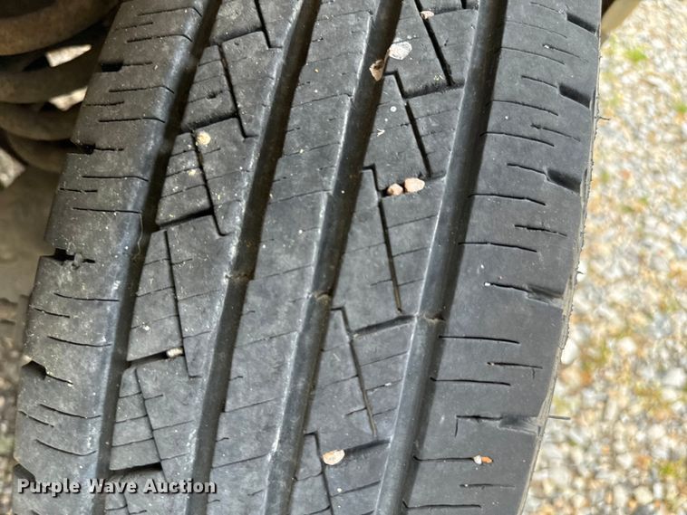 image for item EJ0563 2009 Ford E450 shuttle bus