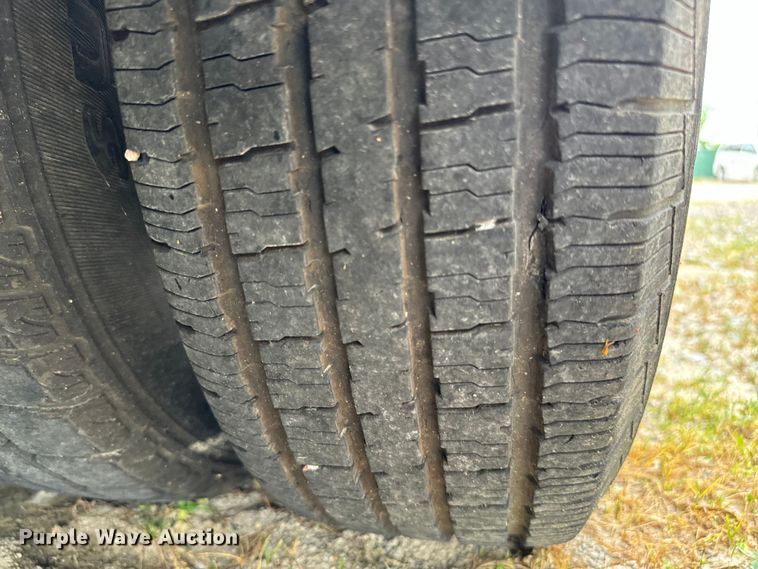 image for item EJ0563 2009 Ford E450 shuttle bus