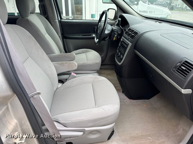 image for item EJ0564 2005 Pontiac Montana SV6 van