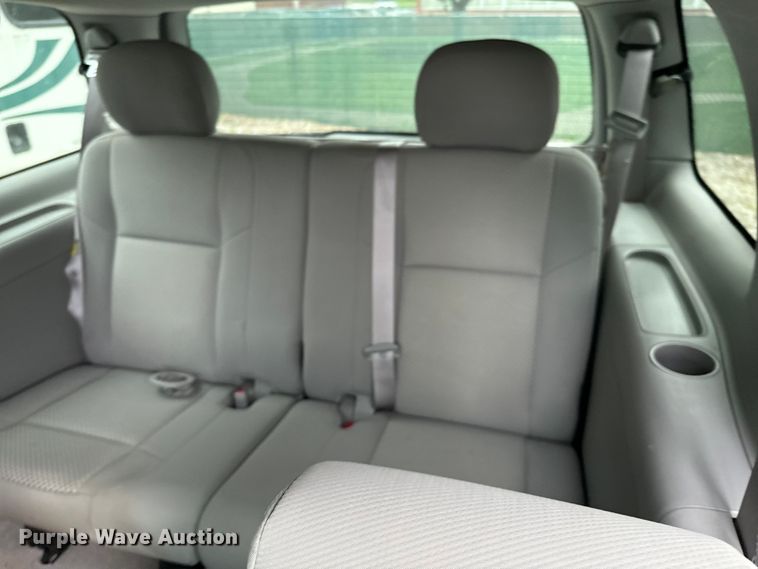 image for item EJ0564 2005 Pontiac Montana SV6 van