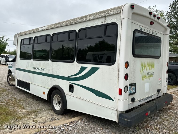 image for item EJ0565 2006 Ford E450 shuttle bus