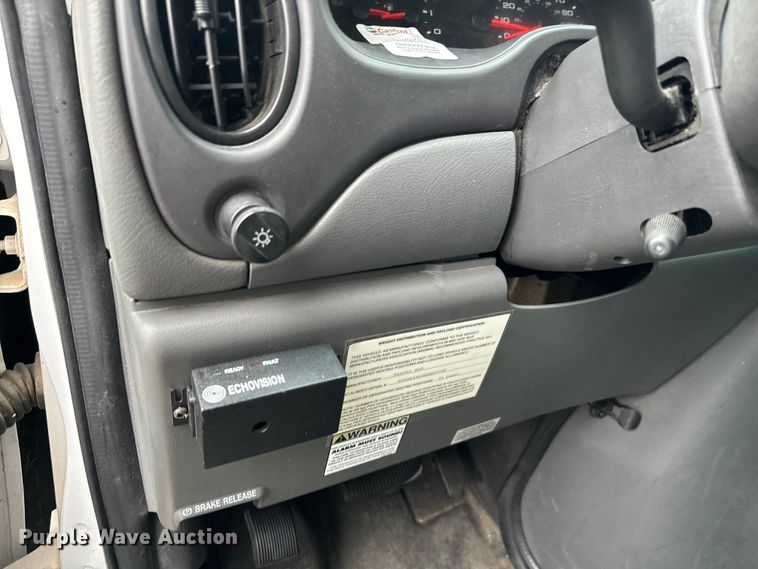 image for item EJ0565 2006 Ford E450 shuttle bus